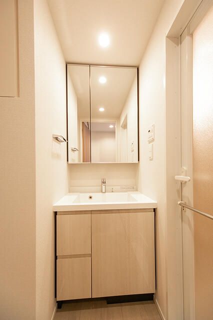 洗面設備　※写真は同タイプ住戸です。