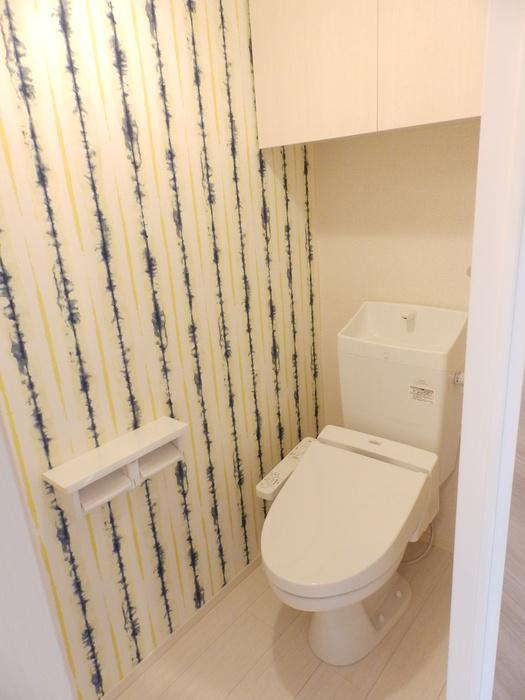 トイレ　温水洗浄暖房便座