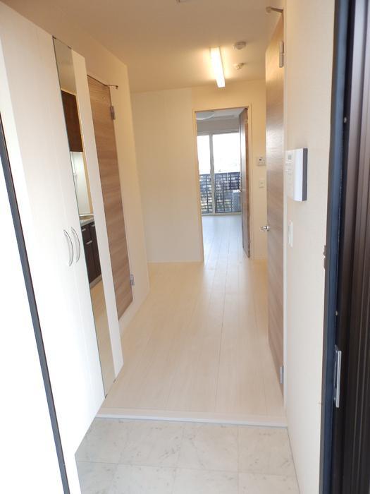 玄関　玄関　シューズボックス完備