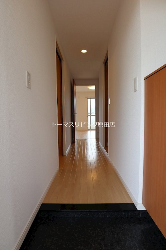 玄関　105号室写真