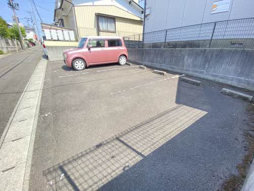 駐車場　敷地内駐車場