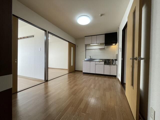 居室・リビング　写真は別の部屋のものです。