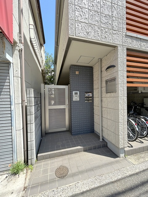 エントランス　★安心のオートロック付きマンション★