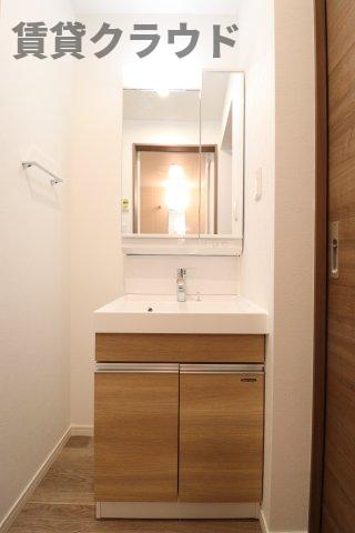 洗面設備　朝の準備に活躍する、洗髪洗面化粧台！