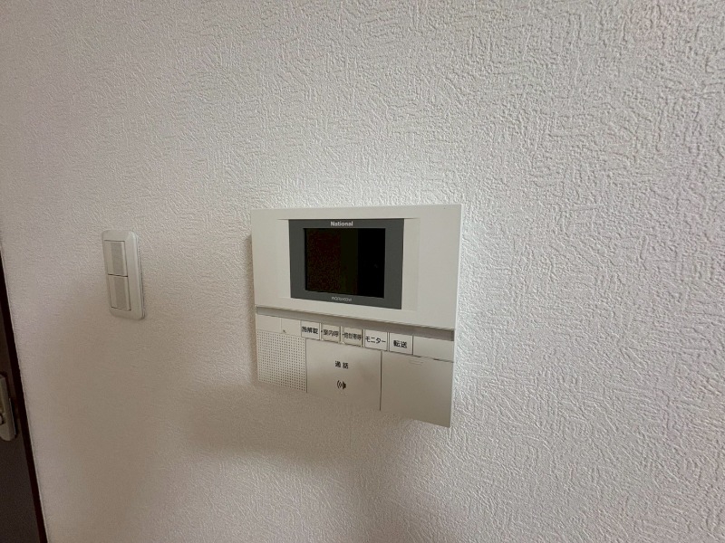 セキュリティ　ＴＶモニター付インターホンです。来客者の顔が見えるので安心！