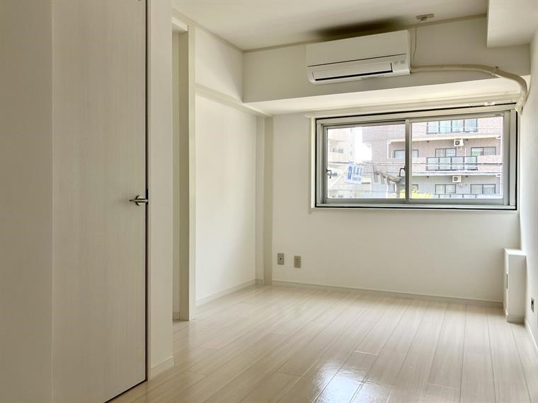 中川マンションの居間写真