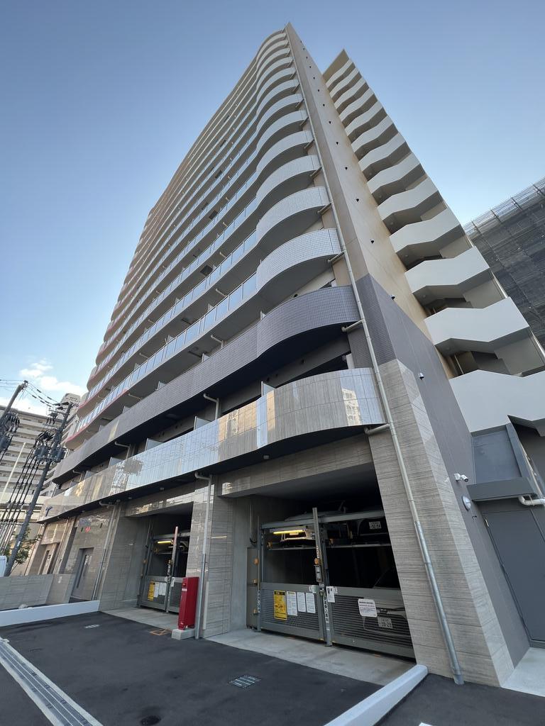 セレニテ江坂グランデの外観写真