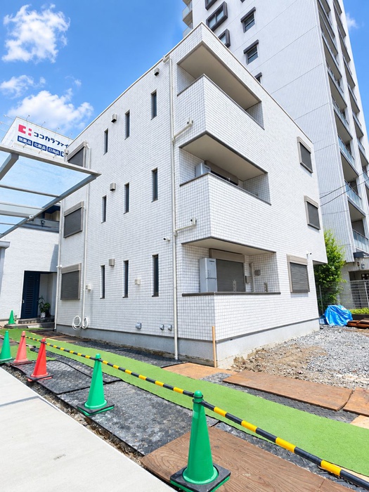 建物外観　建築中