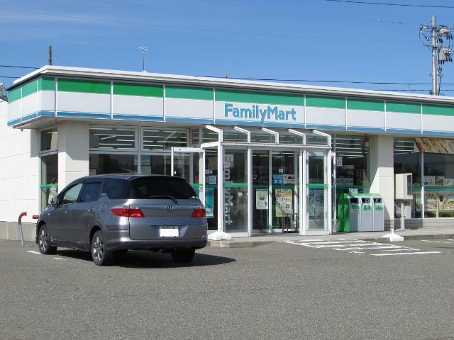 コンビニ　ファミリーマート横越茜ヶ丘店（コンビニ）まで264m