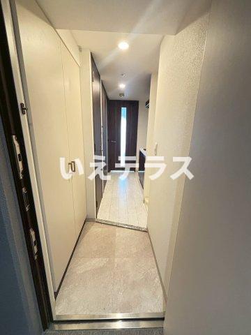 エステムコート神戸湊町の玄関写真