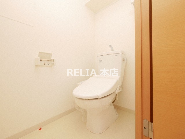 地下鉄四つ橋線 四ツ橋駅 徒歩3分 14階建 築13年のトイレ写真