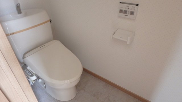 トイレ　ウォシュレット付