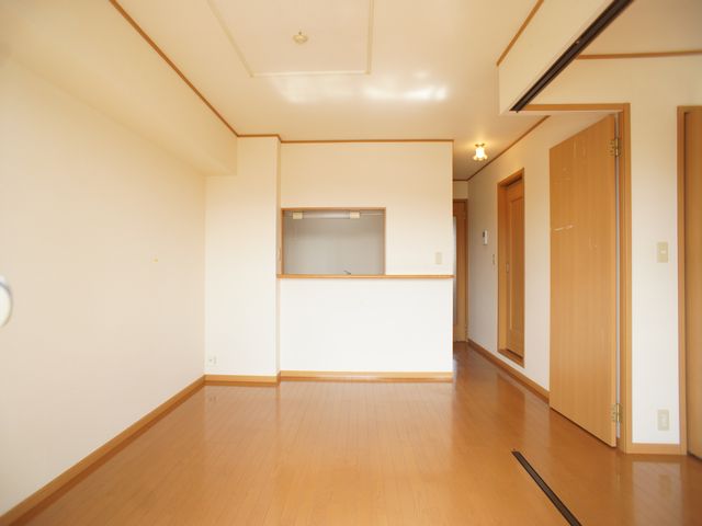 居室・リビング　快適に過ごせるエアコンが付いています♪