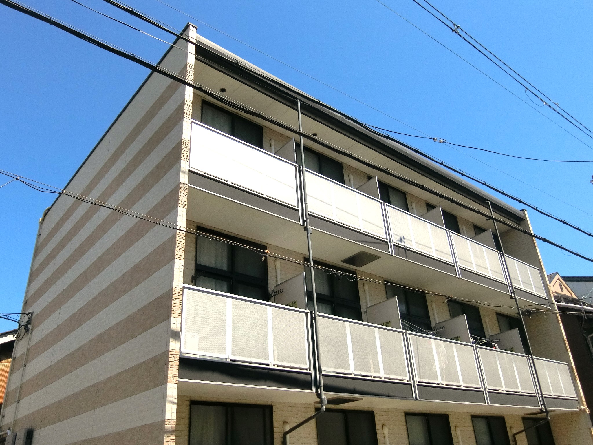 大阪市住吉区遠里小野のマンションの建物外観