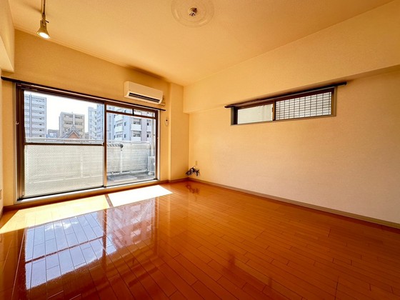 居室・リビング　※別部屋の写真です