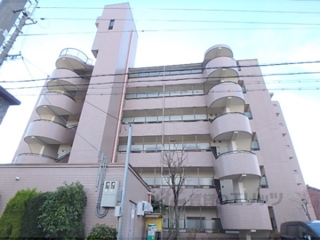 京都市右京区西院松井町のマンションの建物外観