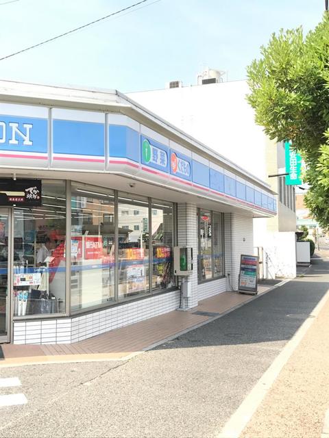 【岸和田市藤井町のアパートのコンビニ】