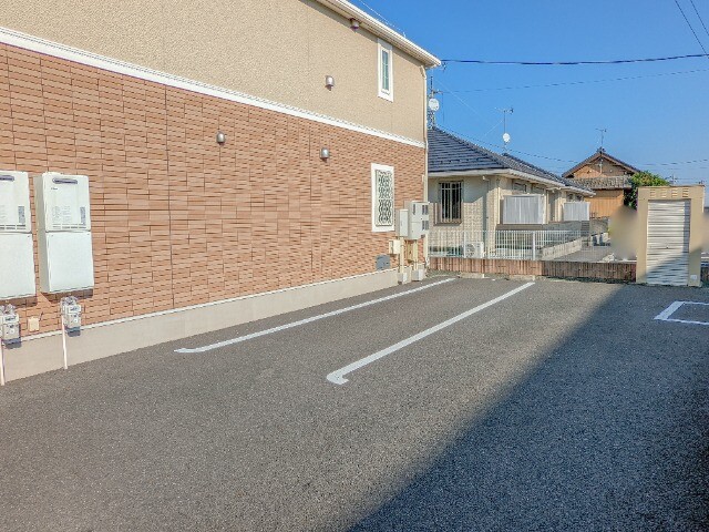 【太田市内ケ島町のアパートの駐車場】