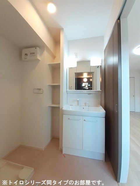 【屋島西町アパート（０２７７８９６０１）の洗面設備】