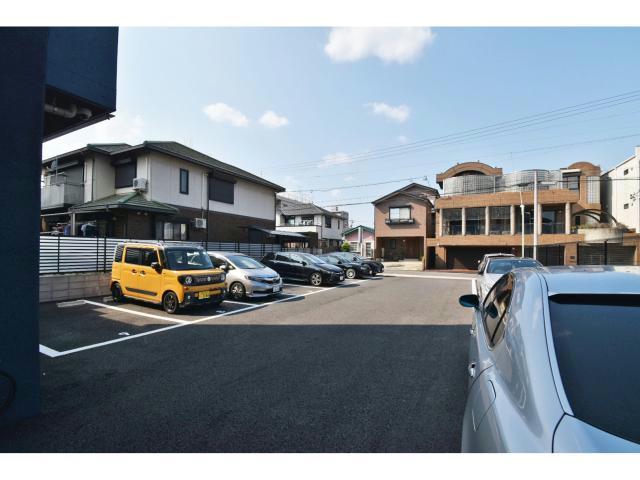 【S-RESIDENCE東海通の駐車場】