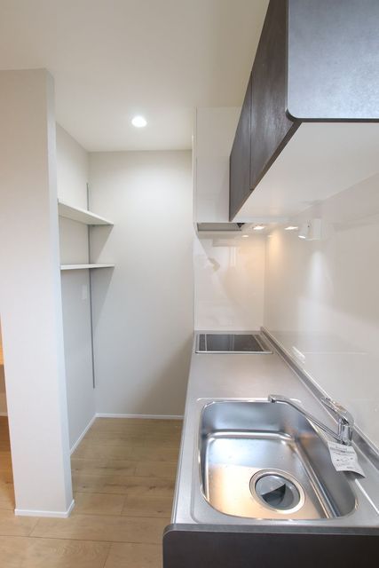 キッチン　ＩＨ備え付け