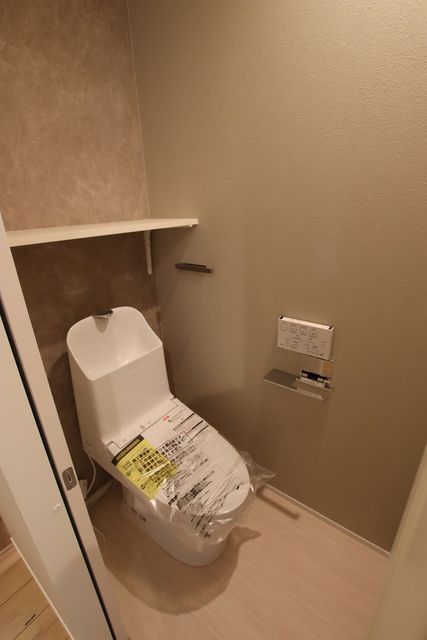 トイレ　温水洗浄便座