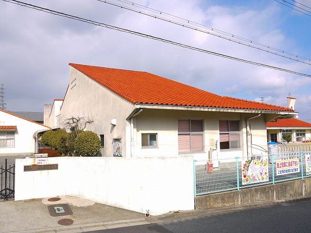 【木津川市兜台のアパートの幼稚園・保育園】