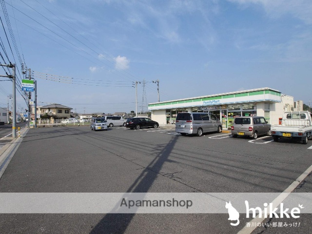 コンビニ　ファミリーマート（コンビニ）まで2500m