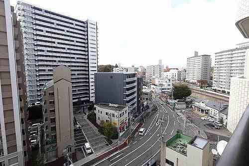 【ライオンズプラザ北仙台の玄関】