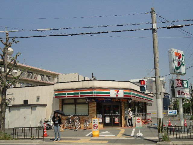 コンビニ　セブンイレブン京都下津林水掛町店（コンビニ）まで304m