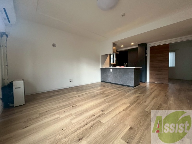 居室・リビング　広くてきれいなリビングです！快適に過ごせそうですね。