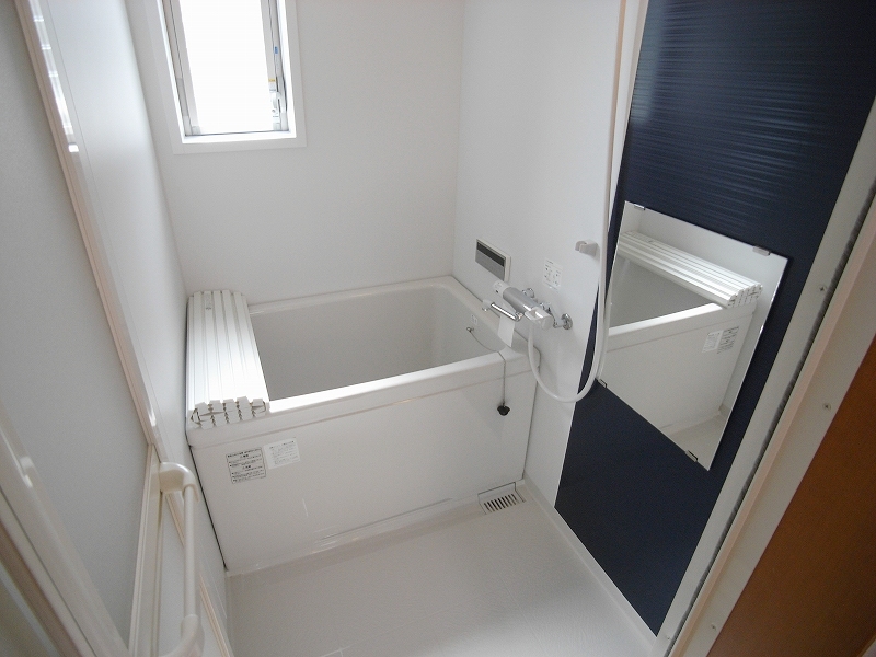 バス・シャワールーム　同型の参考写真