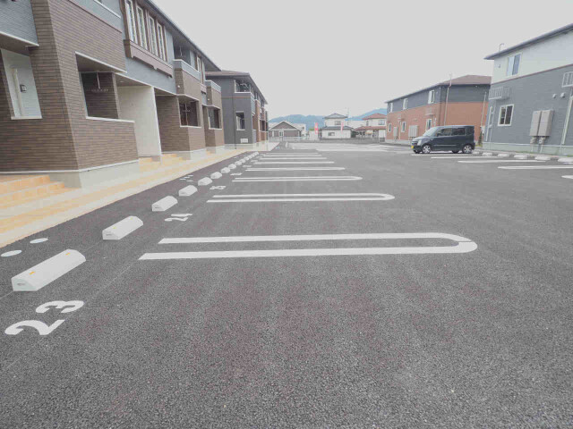 駐車場　※参考画像