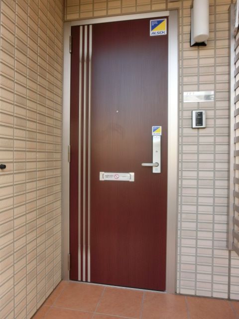 セキュリティ　モニター付きインターホンが付いています。