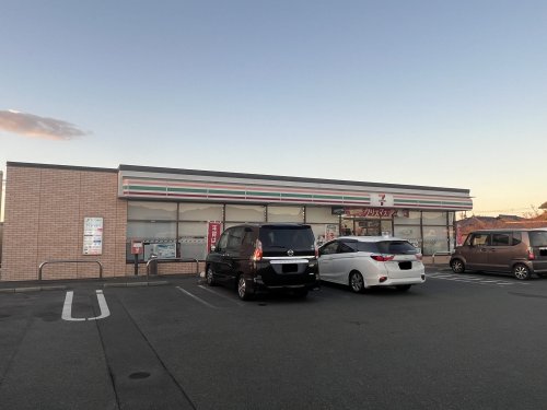 コンビニ　セブンイレブン 八代鏡町両出店（コンビニ）まで275m