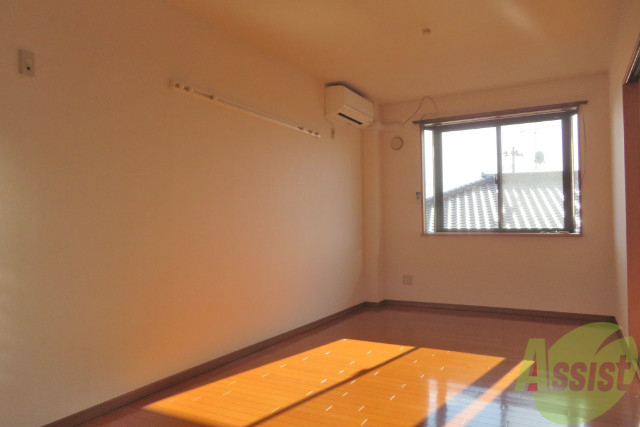 居室・リビング　広いリビングでお友達を呼んでも大丈夫な広さですね。