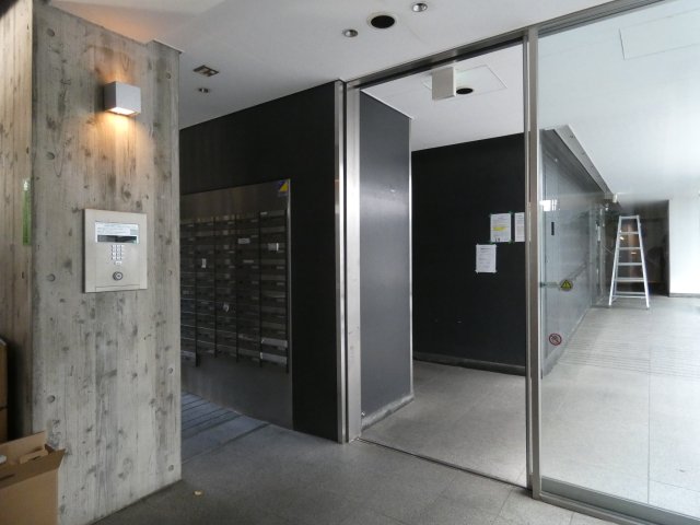 エントランス　エントランス