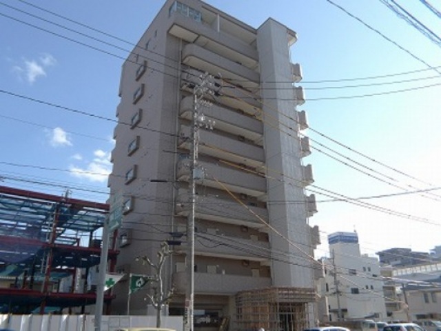 建物外観　高級感のあるタイル貼