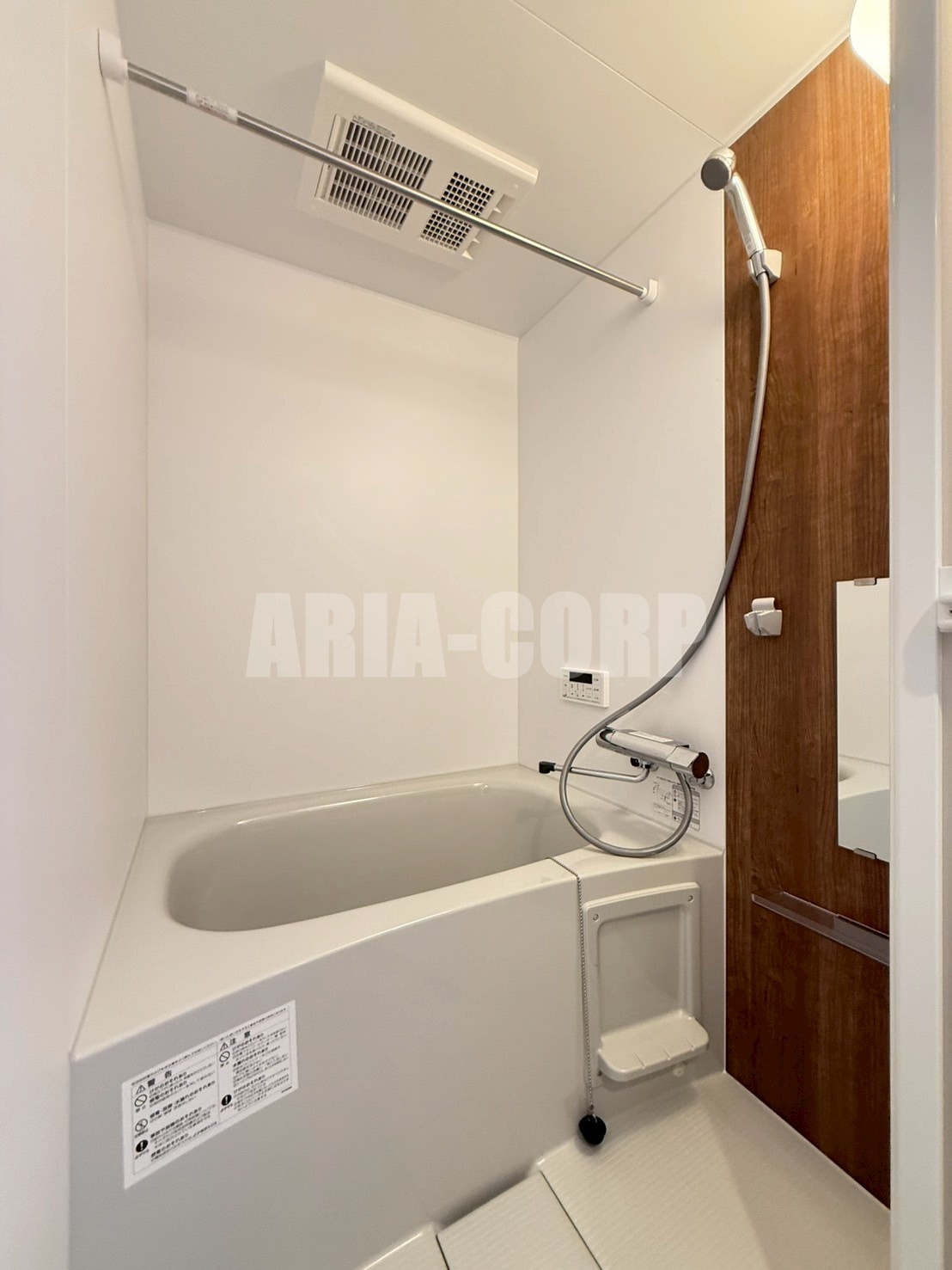 バス・シャワールーム　追炊き・浴室乾燥機付きのバスルーム♪