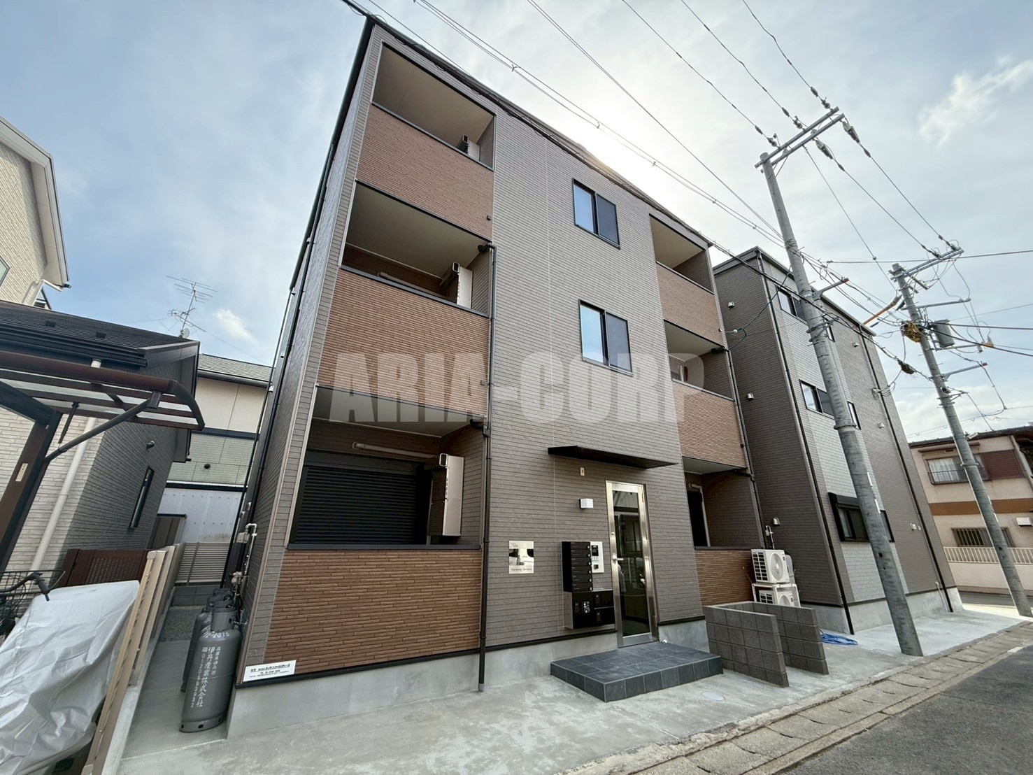 建物外観　2025年完成、大手ハウスメーカー施工のデザイナーズアパート