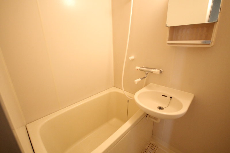 バス・シャワールーム　※現況と異なる場合は現況を優先いたします。