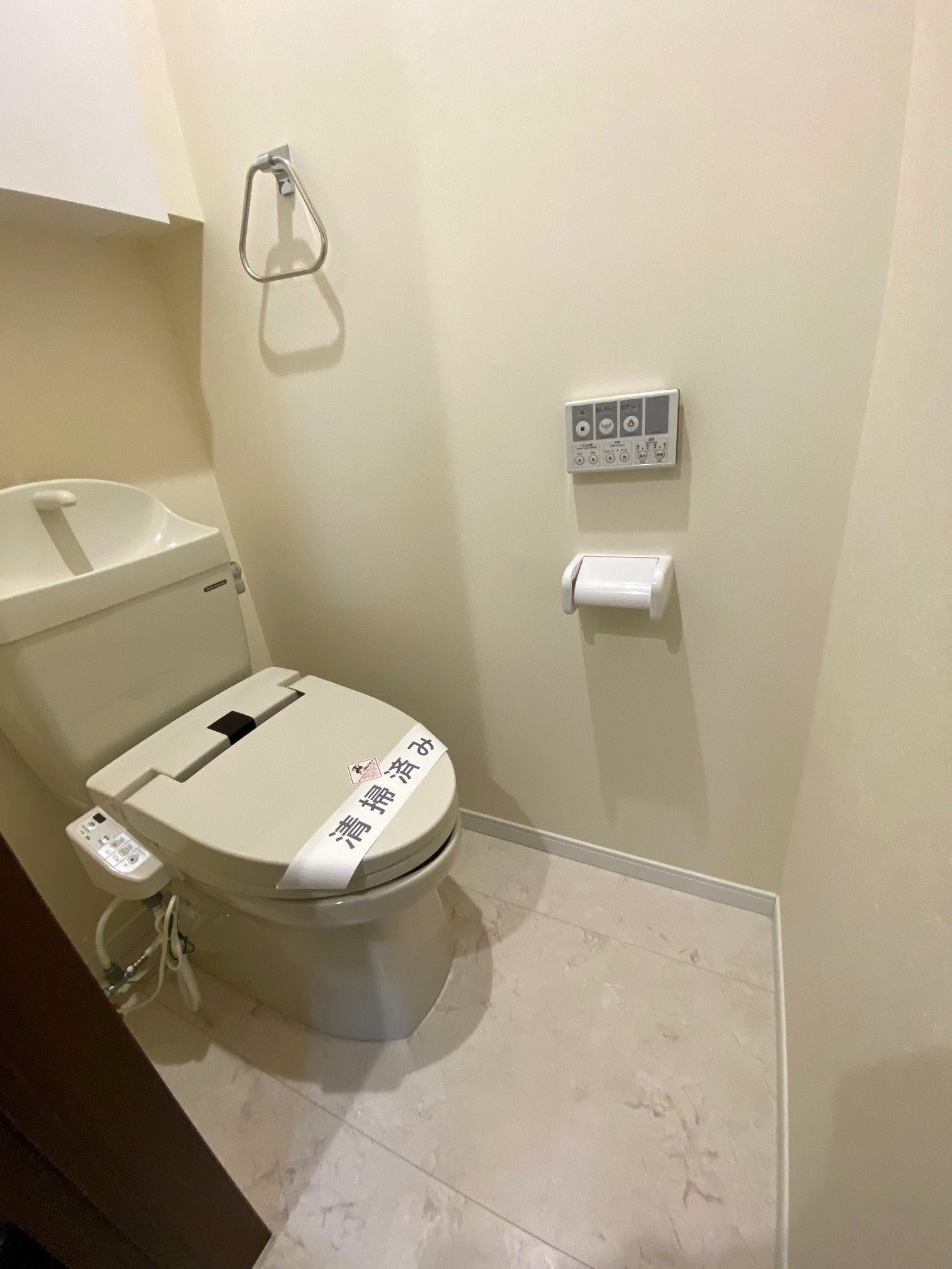 トイレ　ウォシュレット完備