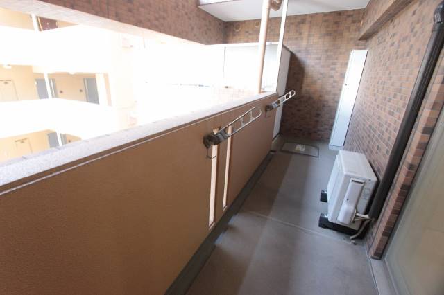 バルコニー　バルコニーも広々