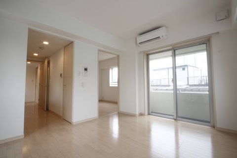 居室・リビング　※別部屋の参考写真です。