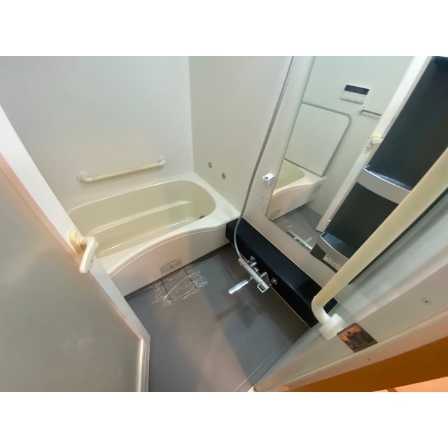 バス・シャワールーム　バスルーム