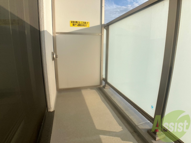 バルコニー　バルコニーが広くプチガーデニングも出来そうですね～。