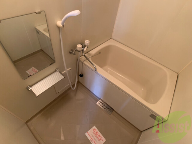 バス・シャワールーム　疲れた時はゆっくり湯船につかってみてはいかがでしょうか。