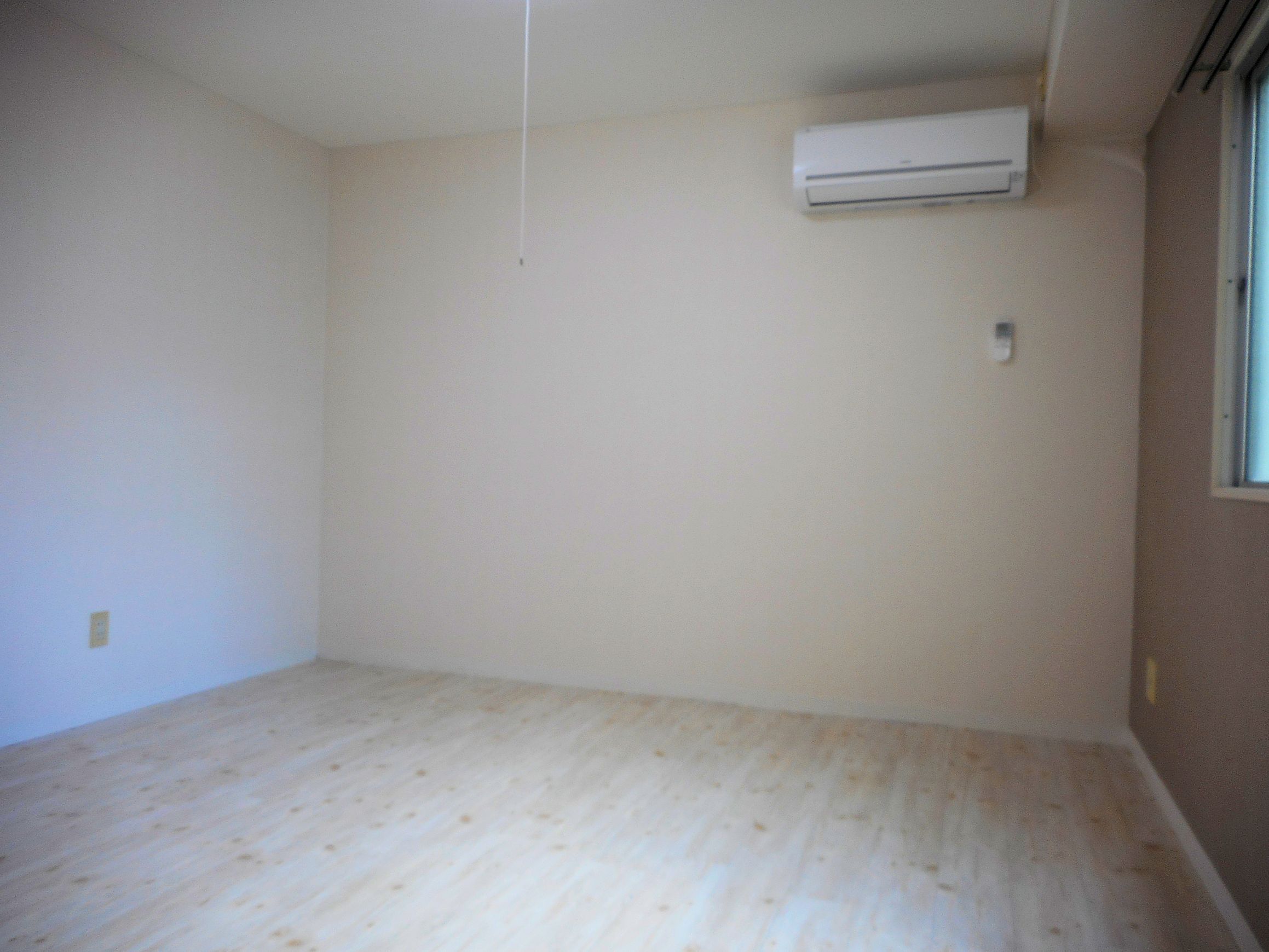 居室・リビング　同マンション違うお部屋の写真です