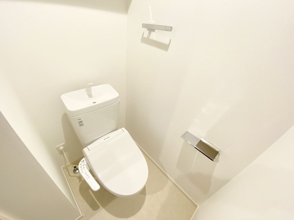 トイレ　※室内写真は３０１のも、現況優先です