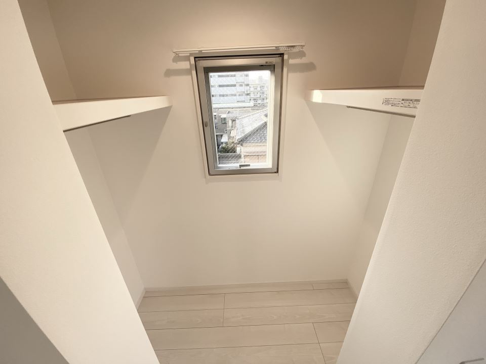 収納　※室内写真は３０１のも、現況優先です